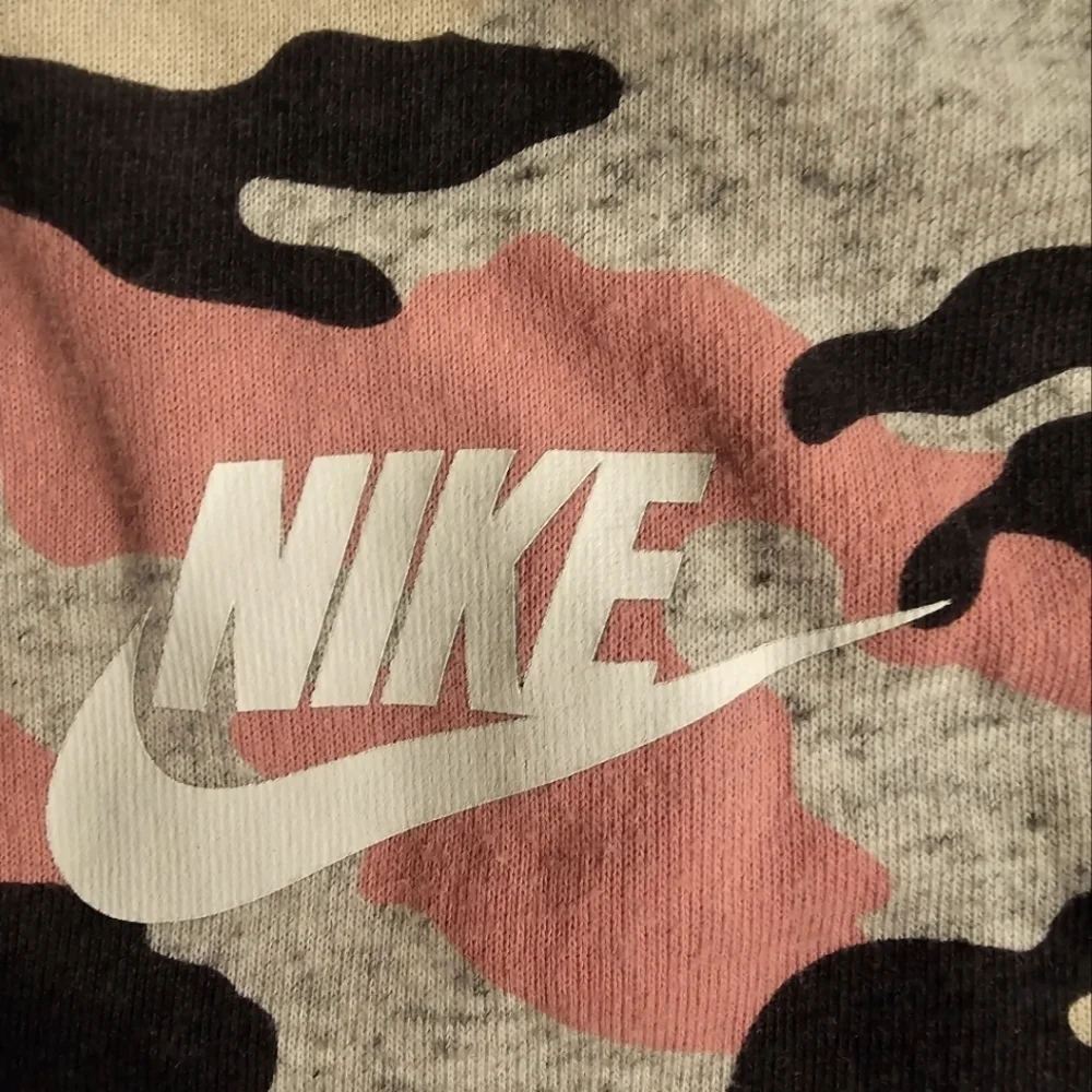 Nike Women's Camouflage Hooded Sweatshirt sz large